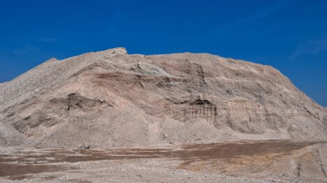 découvrez nos services professionnels de travaux terrestres, adaptés à vos projets de construction et d'aménagement. qualité, efficacité et expertise au rendez-vous.