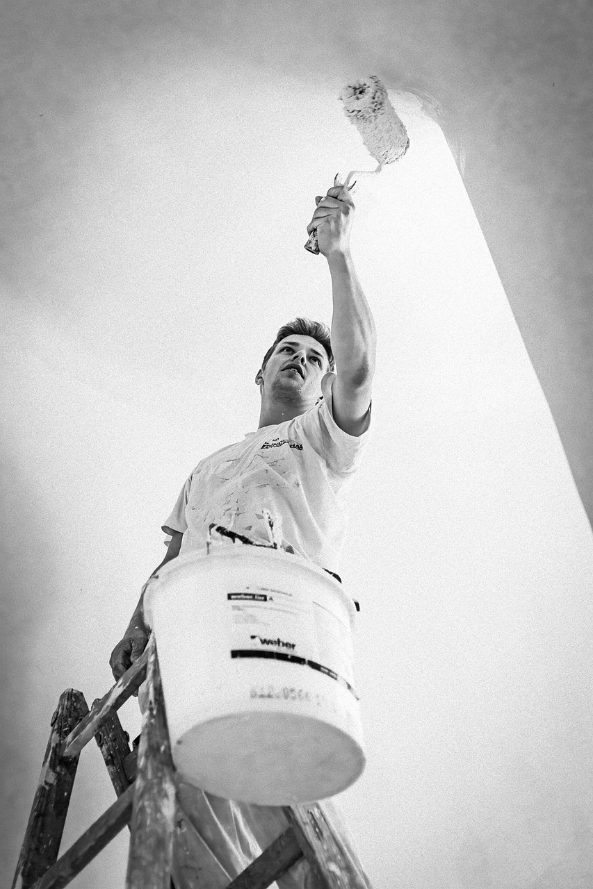 découvrez des techniques efficaces pour la rénovation de peinture, alliant conseils pratiques et astuces professionnelles pour un résultat impeccable.