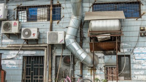 isolation extérieure en laine minérale : solution efficace pour améliorer la performance énergétique et le confort thermique de vos murs.