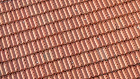 solutions professionnelles d'étanchéité de toiture pour protéger votre maison des infiltrations d'eau et des intempéries.