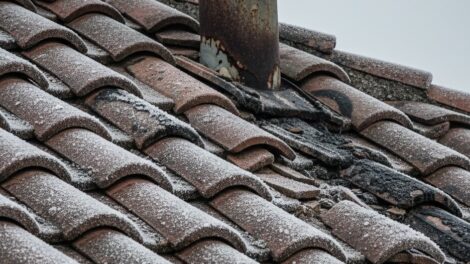 tuile en terre cuite