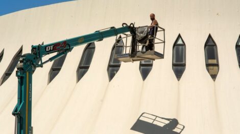 découvrez notre plateforme aérienne de travail, idéale pour accéder en toute sécurité aux zones en hauteur. parfaite pour les travaux industriels, de maintenance et de construction.