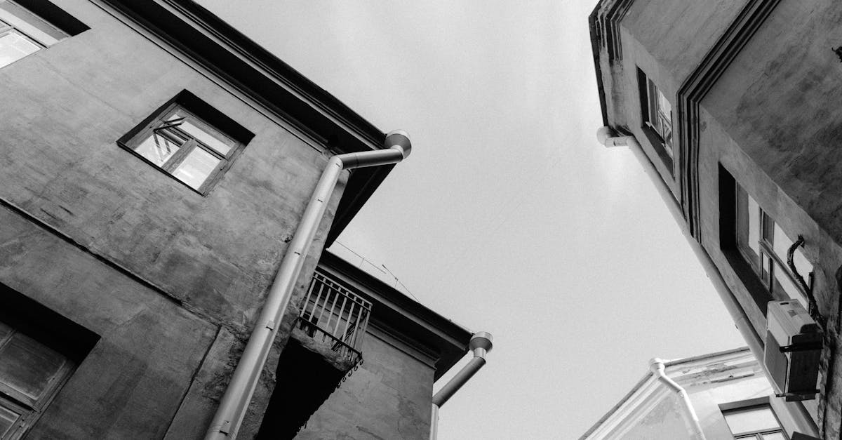 découvrez nos solutions de gouttières pour protéger efficacement votre maison des intempéries et assurer une évacuation optimale des eaux pluviales.