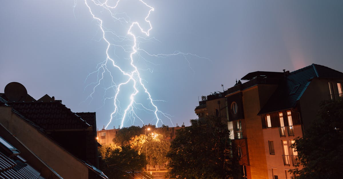 découvrez nos solutions efficaces de protection contre la foudre pour sécuriser vos bâtiments et équipements.