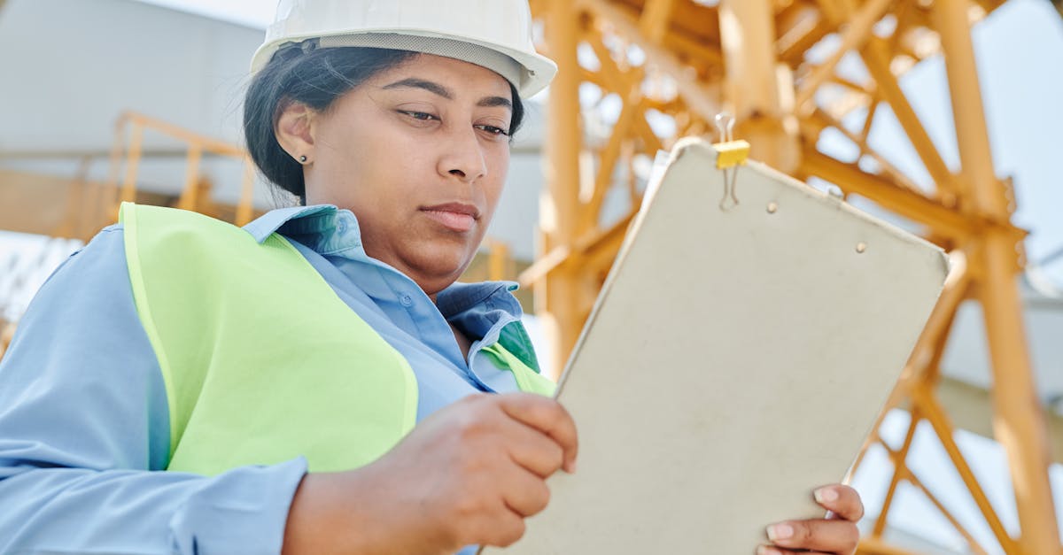 liste de contrôle de sécurité pour les toits : assurez-vous de respecter toutes les mesures essentielles pour travailler en toute sécurité sur les toits.