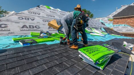 découvrez nos services professionnels de toiture pour protéger et embellir votre maison avec des matériaux de qualité et une installation durable.