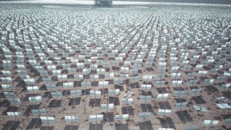 carte de rayonnement solaire : visualisez l'intensité et la répartition du rayonnement solaire pour optimiser vos projets d'énergie solaire.