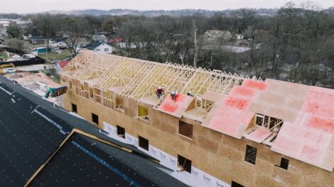 découvrez nos solutions de charpentes en treillis robustes et durables pour votre toiture. truss roofing allie solidité et design pour protéger votre habitation efficacement.