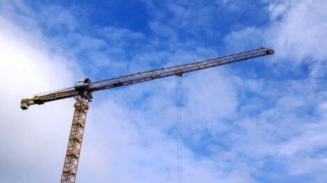 découvrez tout sur la grue à tour : fonctionnement, utilisation sur les chantiers, avantages et conseils de sécurité pour optimiser vos travaux de construction.