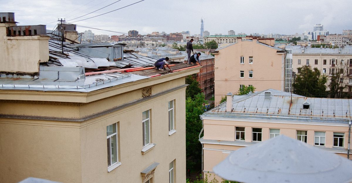rénovation de toiture : améliorez la protection et l'esthétique de votre maison grâce à nos services professionnels de rénovation de toits.