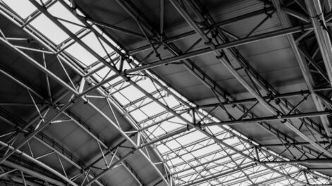 rénovation de fermes de toit : améliorez la solidité et la durabilité de votre toiture grâce à des solutions professionnelles et adaptées.
