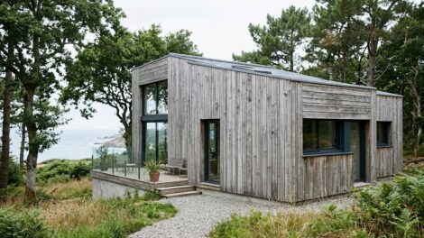 Bardage en bois grisaillé